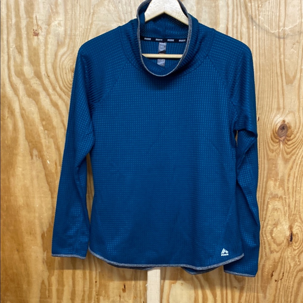 Reebok size M long sleeve athletic top deep green